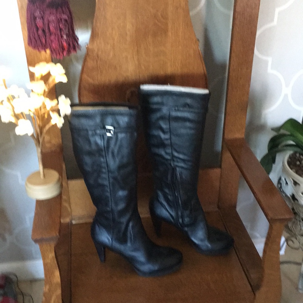 Black boots